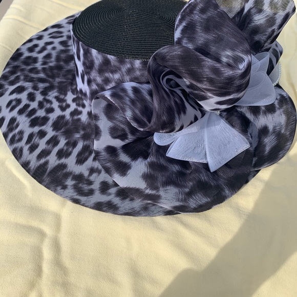 Hat - Picture 3 of 7